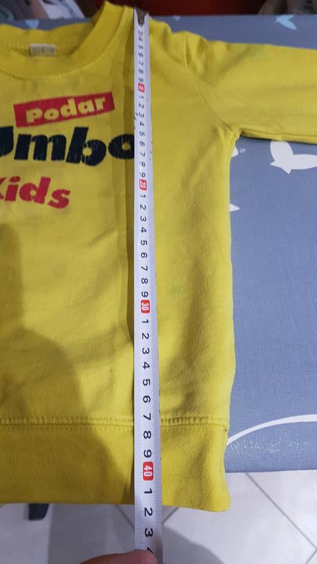 Mikina na donošení, značka neuvedena. velikost 4,5, 98