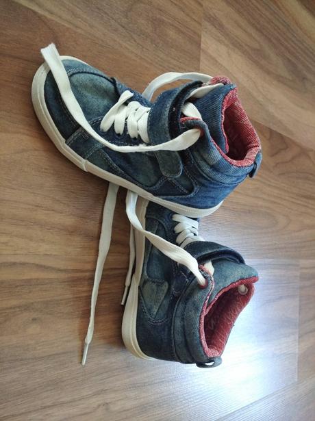 Kotníkové tenisky, 27