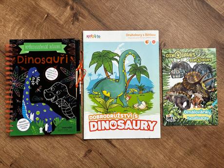 Omalovánky a vyškrabovánky s dinosaury, 