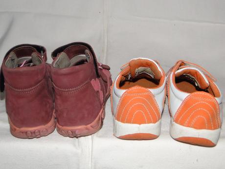 2 páry bot v. 29, sandále + botasky, 29