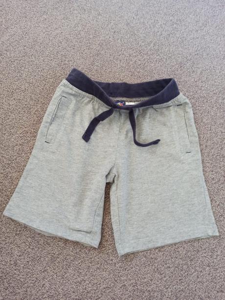 Kraťasy, lupilu,110