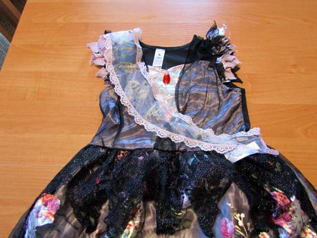 Karnevalový kostým -čarodějnice vel 122-128,