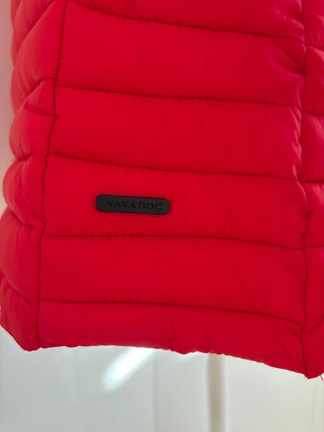 Navahoo s cervena bunda prosivana, s