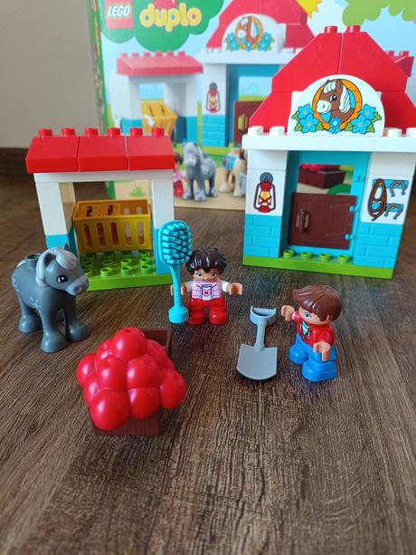 Lego duplo stáje pro poníka,
