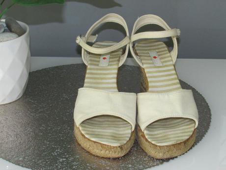 Letní sandály na klínku, 40