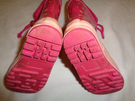 Kouzelné růžové kočičkové gumáky, 22