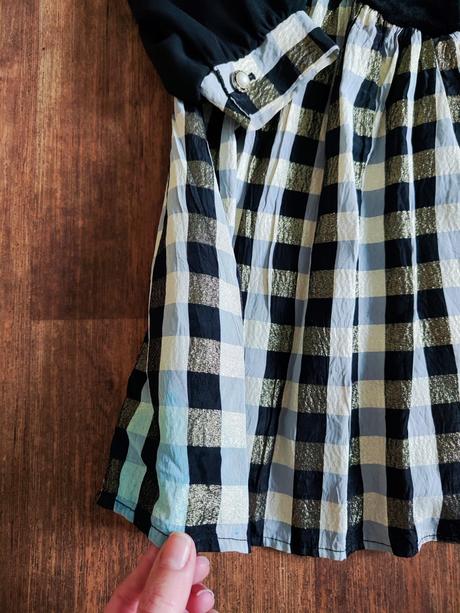 Originální šaty, vyrobené v mexiku, 152