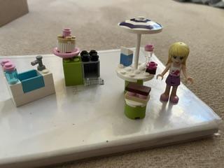 Lego friends 3930 stephanie a pekárenský stánek,
