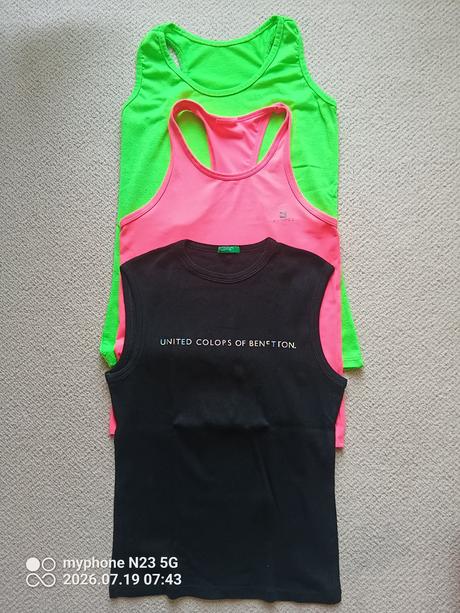 Tílko 3ks zn."domyos, benetton" vel "134", domyos,134