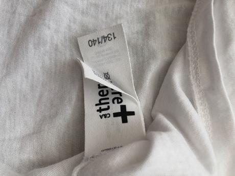 Korálová barva šortky a bílé tilko 134/140, c&a,134