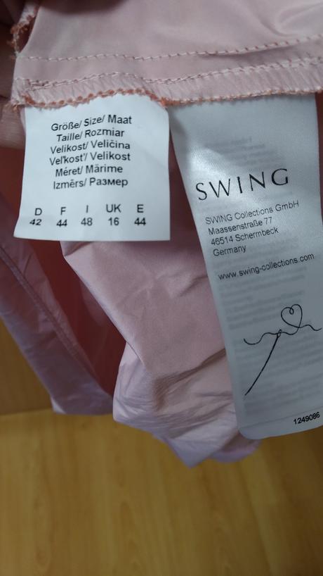 Společenské šatičky swing, 42