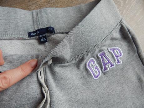 Šedé teplaky zn. gap, gap,140