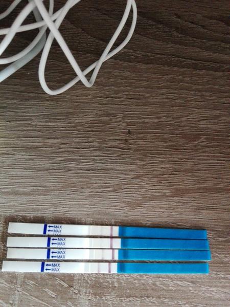 Bolesti podbřišku, ale sílící čárka na testu