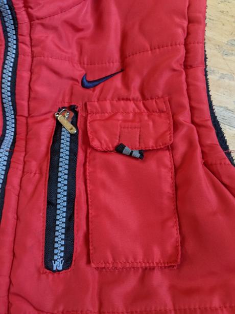 Vesta oboustranná unisex 'fajfka' vel cca 116, nike,116