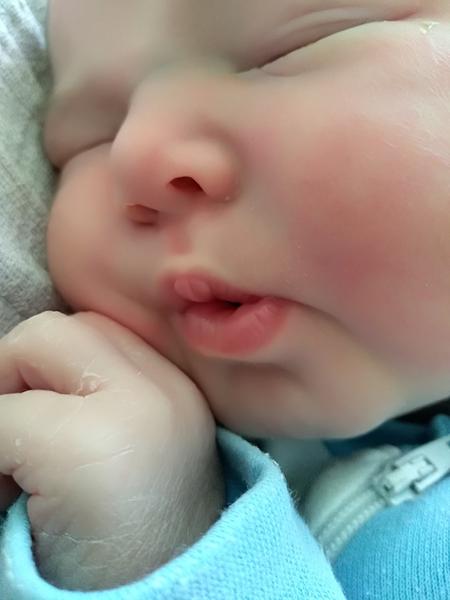 Nedaří se mi rozjet kojení po císařském řezu. Co mi doporučujete?