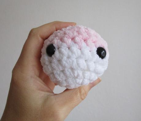 Háčkovaná antistresová kulička handmade, 