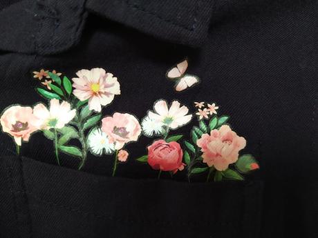 Černé košile s květy, 140