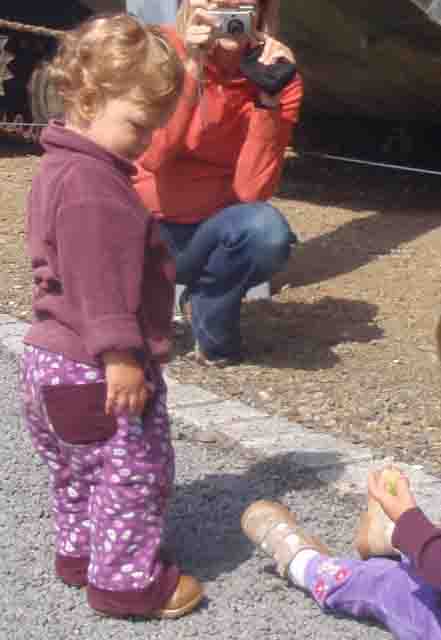 Vínová bundička, mikina s kytkou, 92