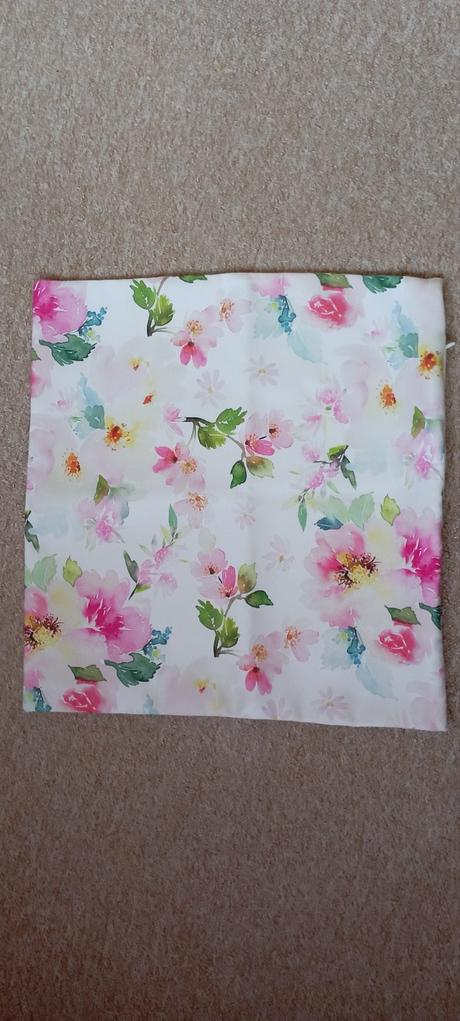 Povlak na polštářek "malé květy",