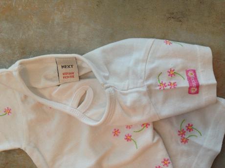 Bílé tričko bavlna next kytičky 3-6měs, 8 kg holka, next,62