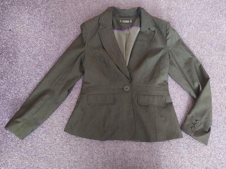 Šedé sako, philip russel,l