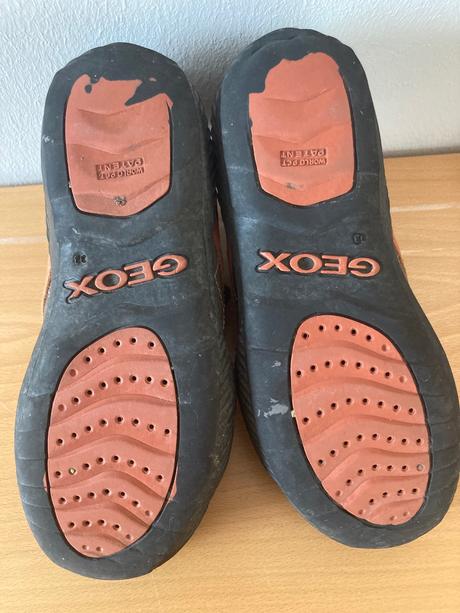 Celokožené polobotky, geox,33