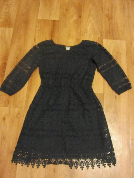 Tmavěmodré krajkové šaty, cherokee,140