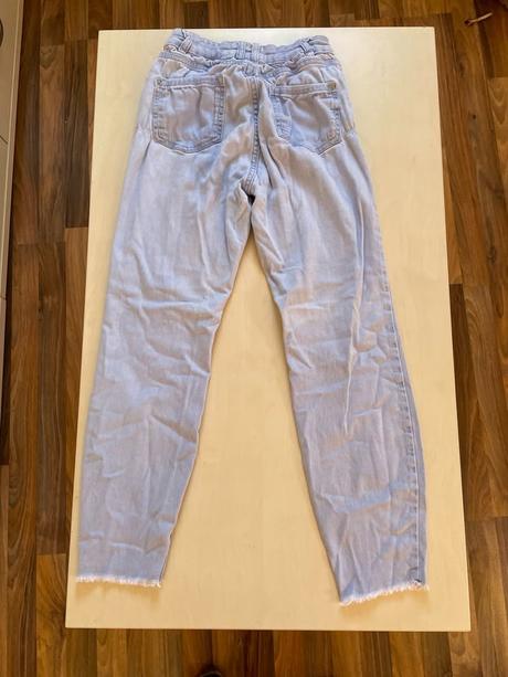 Světle modré džíny, spíše menší postava, vel xs/s,, xs