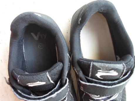 Černé boty tenisky botasky sálovky, 37