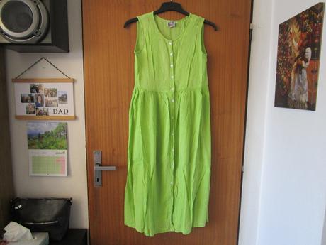Pěkné dlouhé lehoučké letní krepové šaty, 164