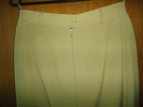 Delší vypracovaná butiková sukeň, vel. 38, 38