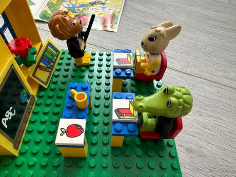 Lego 3647 fabuland, škola,