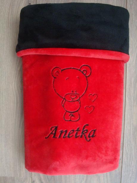 Deka s výšivkou jména na přání-více barev a obrázk,