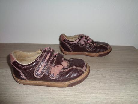 Kožené fialové boty s motýlkem, pegres,27