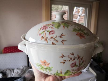 Jídelní sada nádobí, 