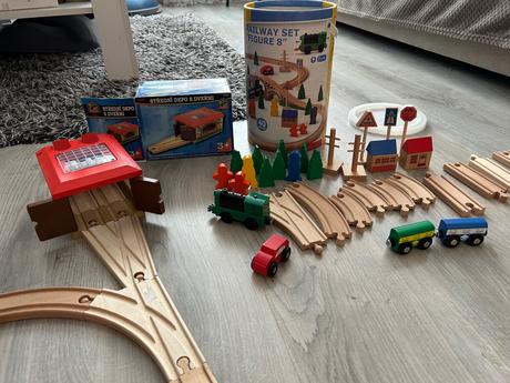 Drevená železnica a depom, 