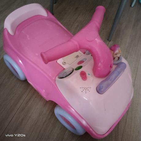 Odrážedlo autíčko,