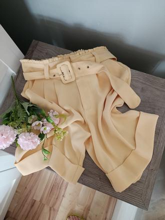 Žluté kraťasy, amisu,36