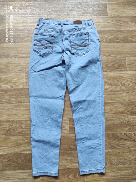 Džíny, 40