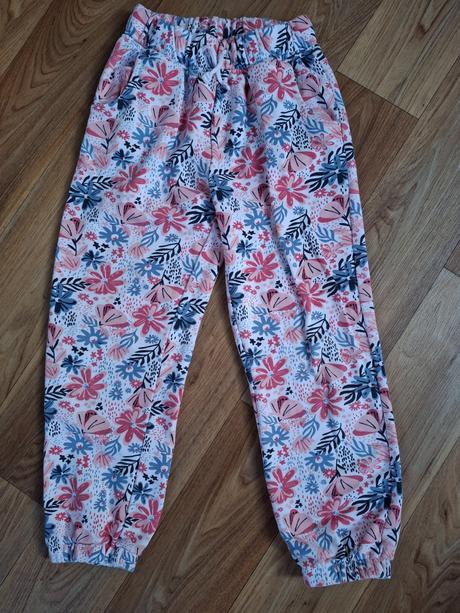 Tepláky 122/128, lupilu,128