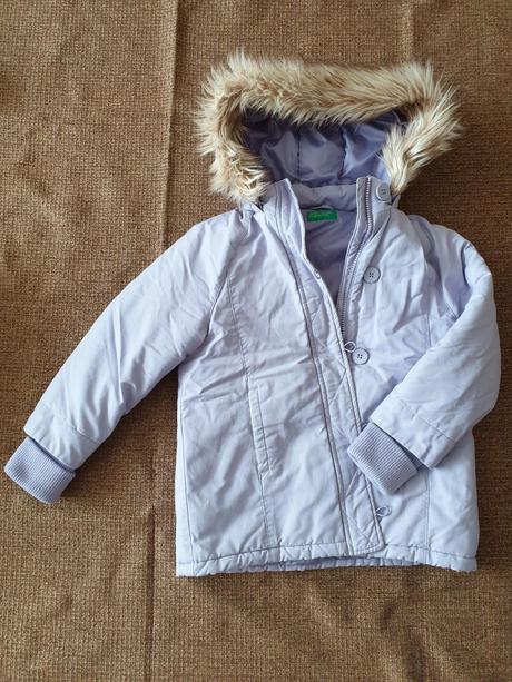 Dívčí zimní bunda s kapucou benetton v. 140, benetton,140