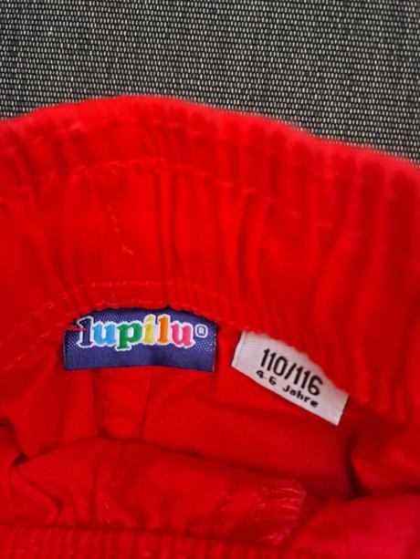 Kraťasy 110/116 skvělý stav, lupilu,110