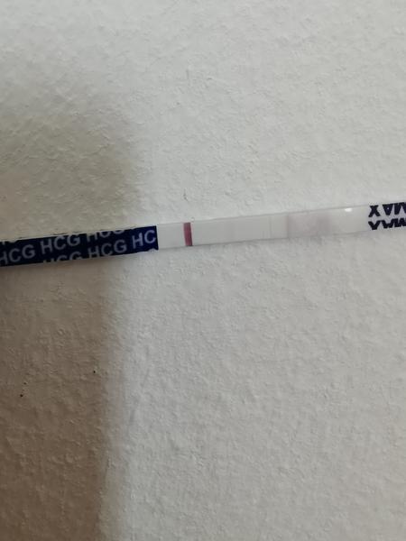 Vidíte druhou čárku na těhotenském testu?