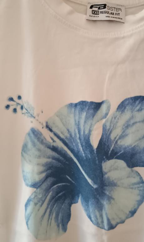 Krásné bavlněné tričko s kytkou z new yorker, xs