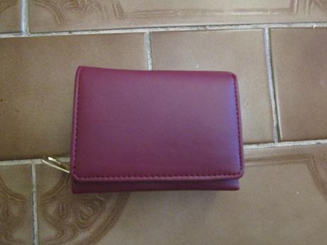 Jako nová vínová šikovná peněženka, 