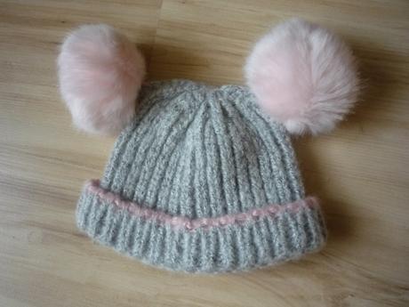 Nová teplá čepice s bambulemi, f&f,62