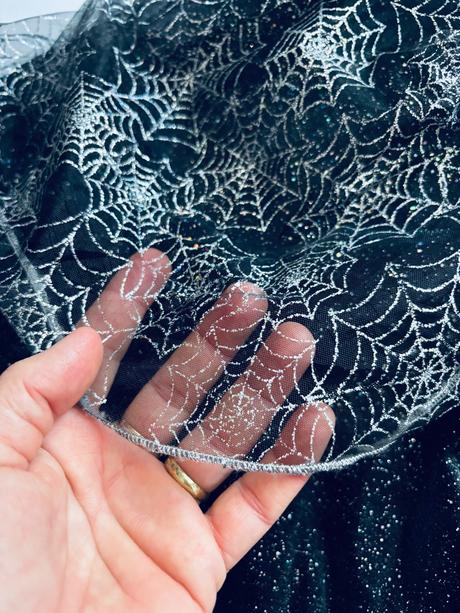 An6/ kostým čarodějka- v.7/8 let, 