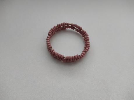 Náramek na paměťovém drátě, 