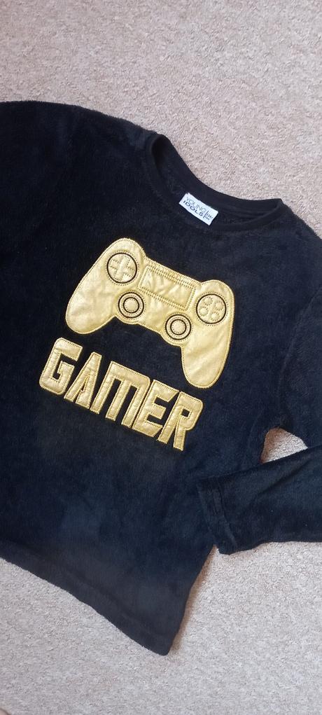 Chlup mikina zn."young idols" vel."134-140", 134