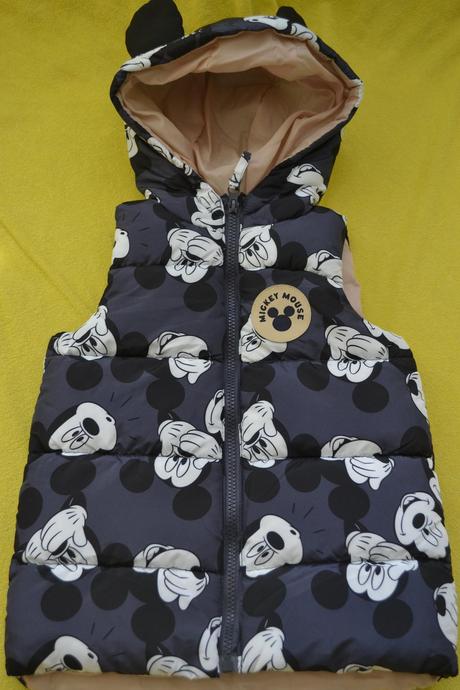 Teplá kvalitní  vesta v.98, disney,98